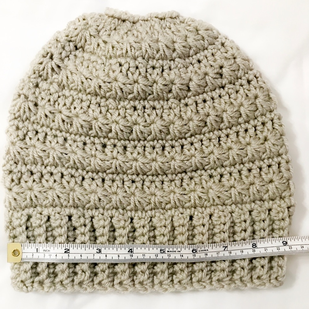 NWOT Messy bun/ponytail beanie